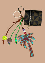 Afbeelding in Gallery-weergave laden, Palm Charm Case
