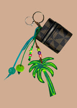 Afbeelding in Gallery-weergave laden, Palm Charm Case
