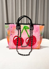 Afbeelding in Gallery-weergave laden, The CHERRY Bag - Medium
