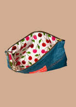 Load image into Gallery viewer, Bandana Tropical Clutch
