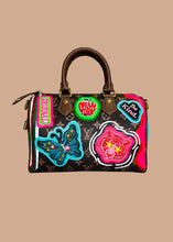 Load image into Gallery viewer, THE OG BAG 25 – Stay Weird
